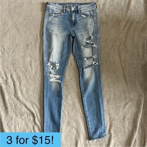 American Eagle Super Stretch Jegging Size 2 Distressed